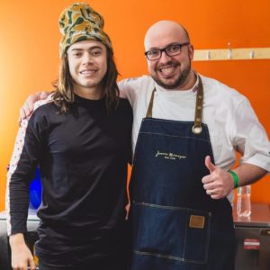 ele cozinhou